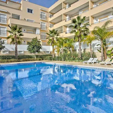 Palm Tree With Pool By Homing Apartment